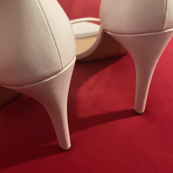 INC International Concepts white strappy sandals - Picture 4 of 7